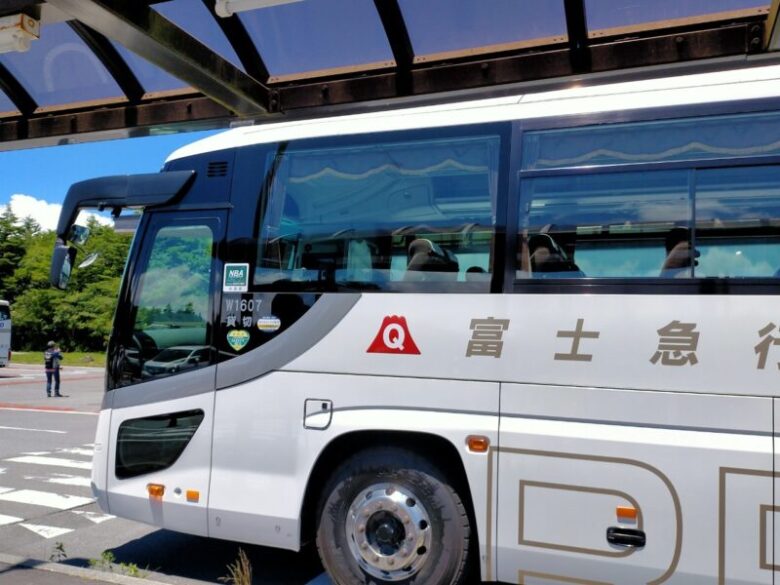 富士山五合目行きのバス