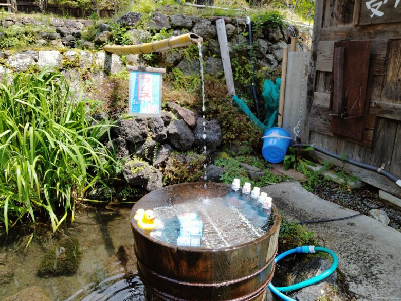 西湖いやしの里根場の夏の風景(ラムネ)