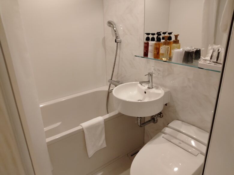 The BREAKFAST HOTEL MARCHE石垣島のバスルーム