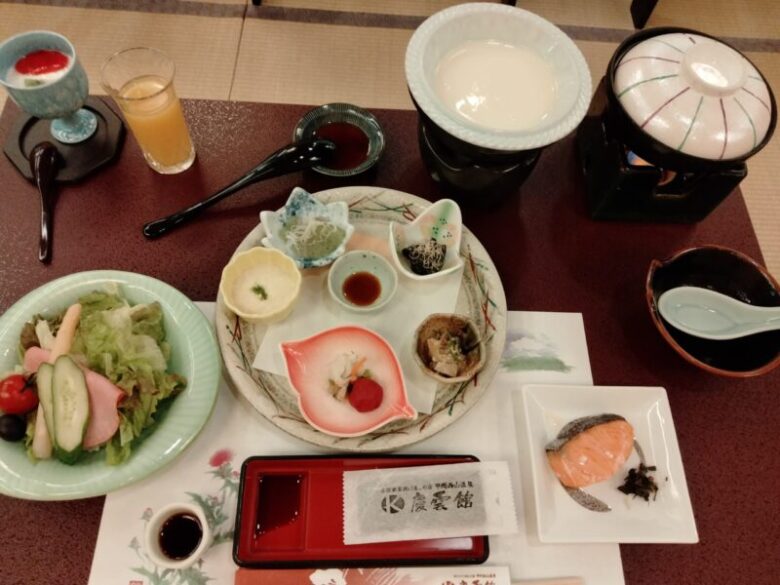 西山温泉慶雲館の朝食