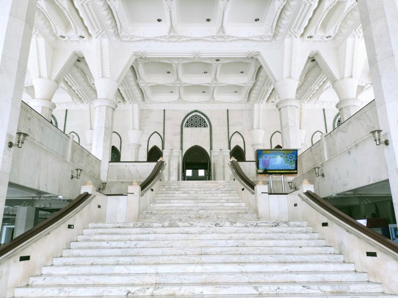 連邦直轄領モスクの階段