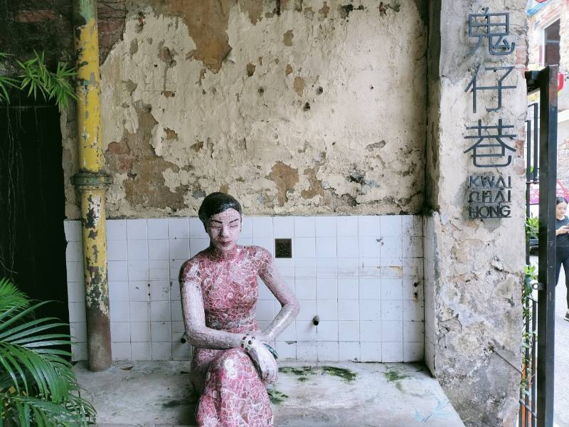 中華女性の壁画アート