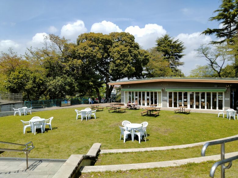 野毛山動物園のひだまりカフェ