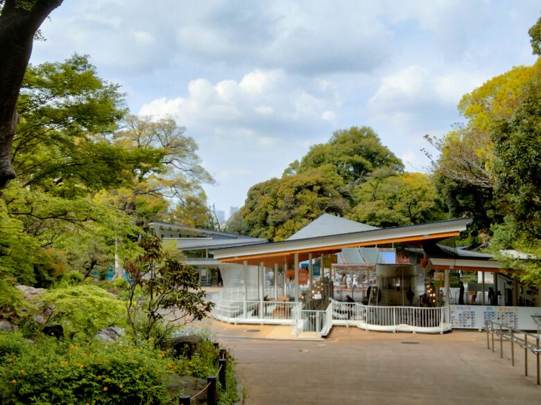 なかよし広場となかよし休憩所