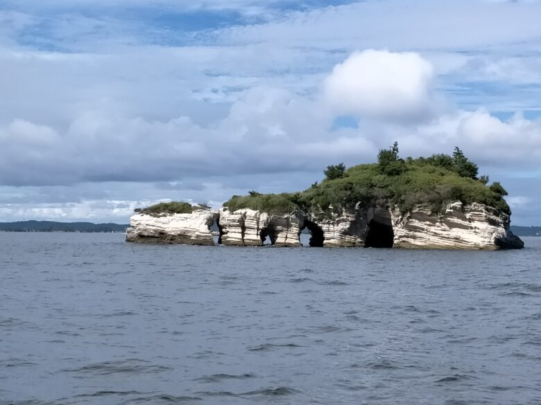 松島湾の鐘島