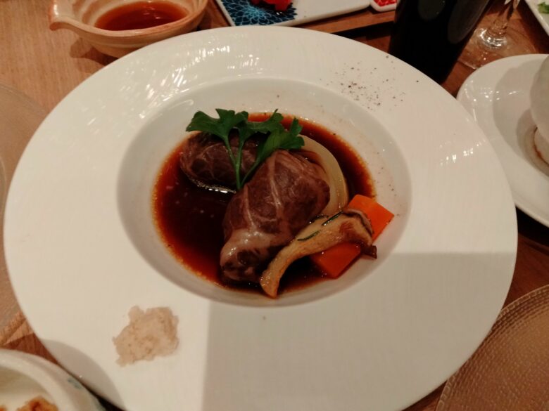 松島一の坊の夕食ビュッフェ「洋風肉じゃが」
