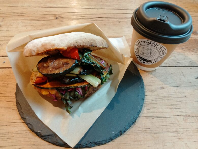 Troisieme Marche Coffee Roasteryのハンバーガー