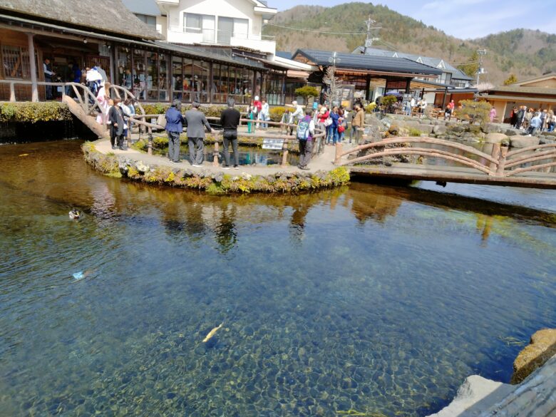 忍野八海と観光客