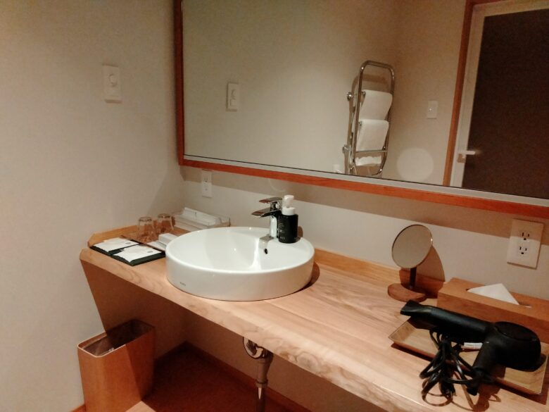 作並一の坊のお部屋の洗面台
